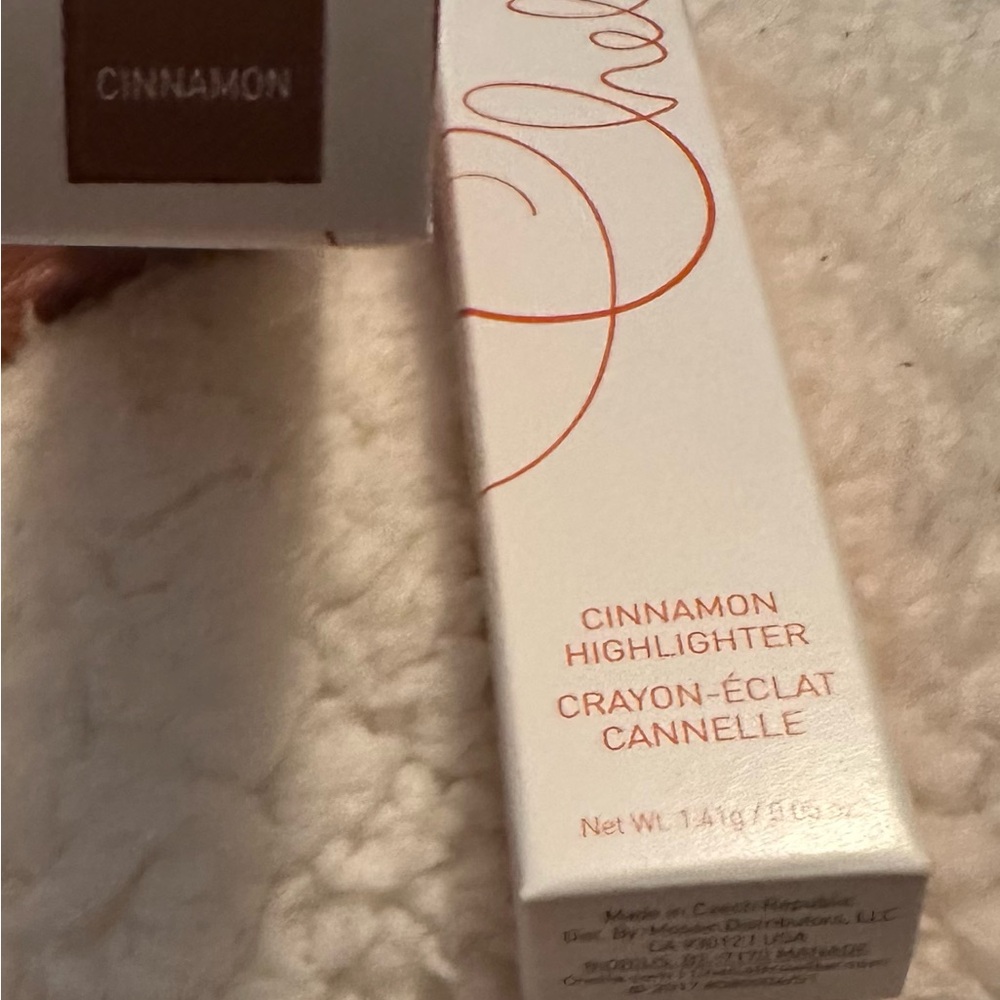 Chella Cinnamon Highlighter Crayon